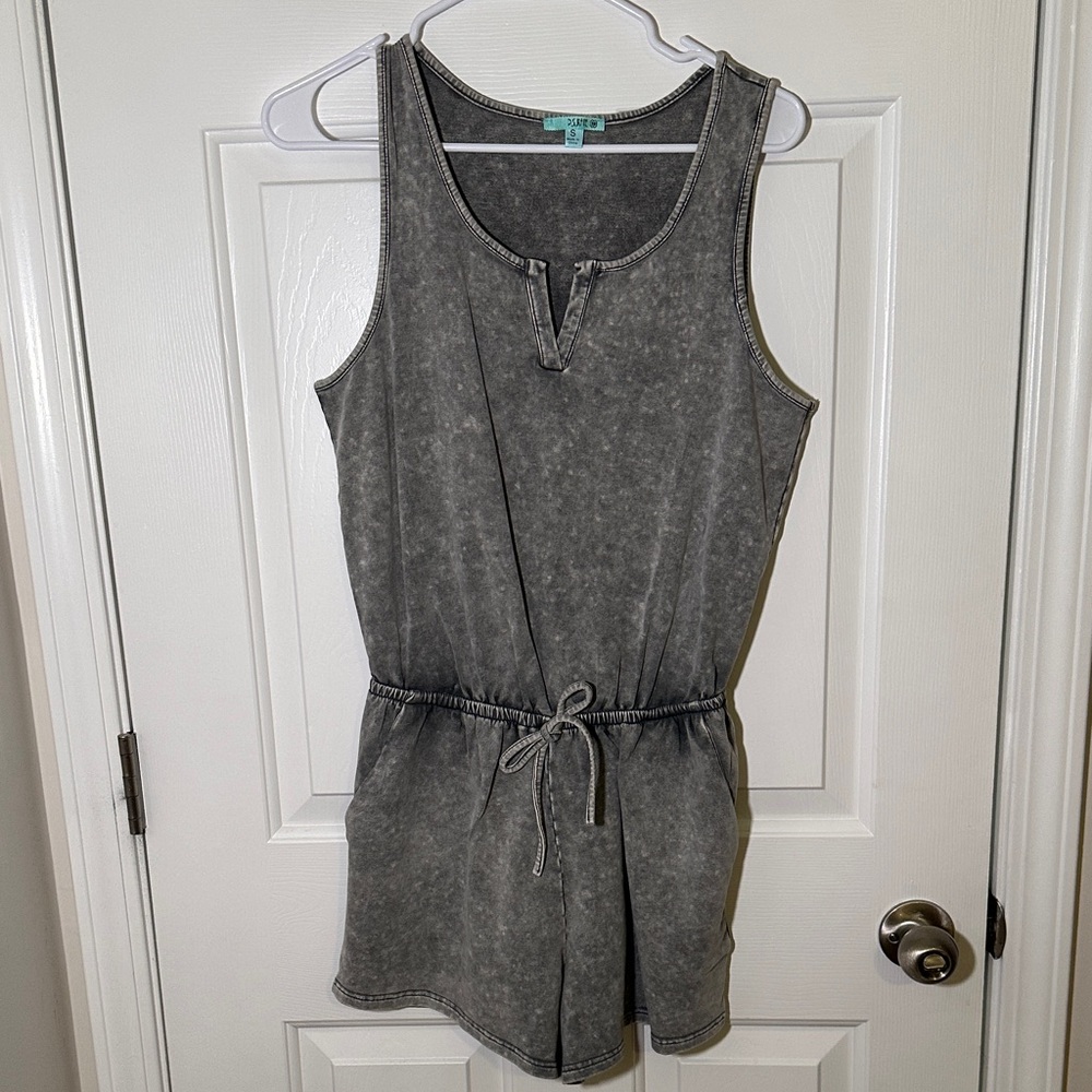 Stylish Gray Sleeveless Romper